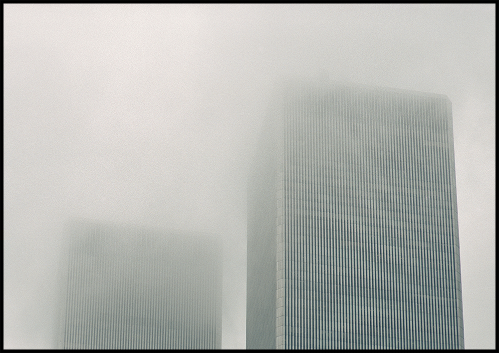 New York, World Trade Center im Nebel, 2001, 9/11
